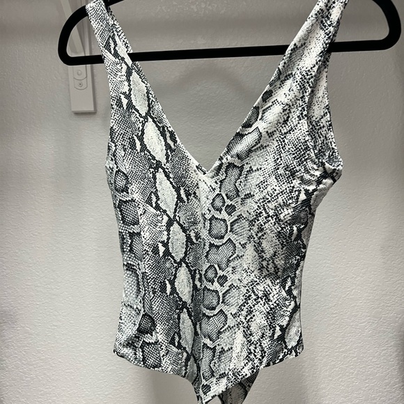 Lulus Wildlife Black and White Snake Print Bodysuit Size S - Picture 3 of 5